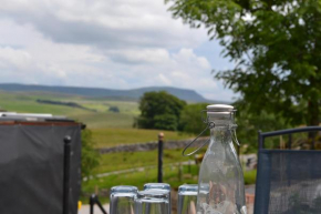 Ingleborough View Holiday cottage at Ashes Farm
